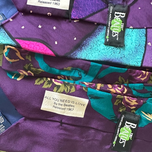 The Beatles Colorful Artistic Ties Set - Picture 6 of 6